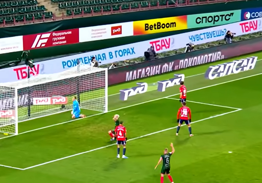 (VIDEO) Igrači se hvatali za glavu: U moskovkom derbiju postignut nestvaran gol