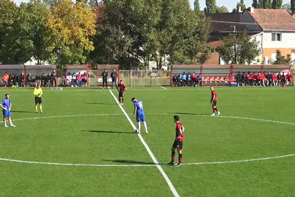 (VIDEO) Od početka sezone nisu primili platu: Fudbaleri sjeli na teren zbog lažnih obećanja