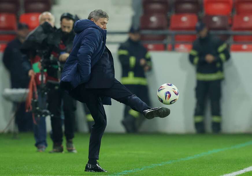Dragan Stojković Piksi žonglira loptu
