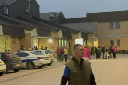 (FOTO) "NEĆU OVO PREŽIVJETI, ODE MOJA MAMA" Jauci i plač odzvanjali bolnicom, doktori ukazivali pomoć na hodnicima "Ovako nešto ne pamtimo"