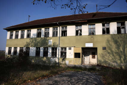 STARA ŠKOLA PISKAVICA PRODAJA