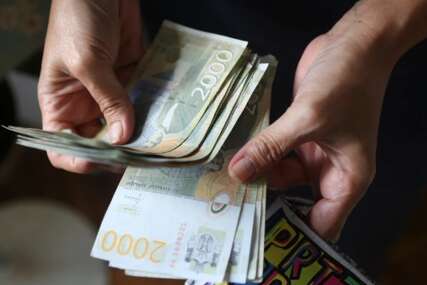 Šta kaže zakon? Evo da li radnike u Srbiji čeka 13. plata