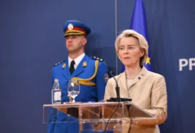 "U toku je eskalacija kampanje prijetnji" Fon der Lajen poručila da uništeni dron u Crnom moru predstavlja hibridno ratovanje