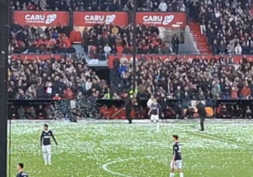 (VIDEO, FOTO) Za rubriku vjerovali ili ne: Derbi kasnio, ovo nije viđeno u ISTORIJI FUDBALA