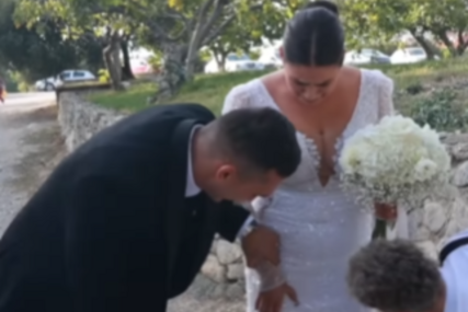 (VIDEO) "Uljez" u kadru: Mlada usred svadbe počela da VRIŠTI, evo šta joj se desilo
