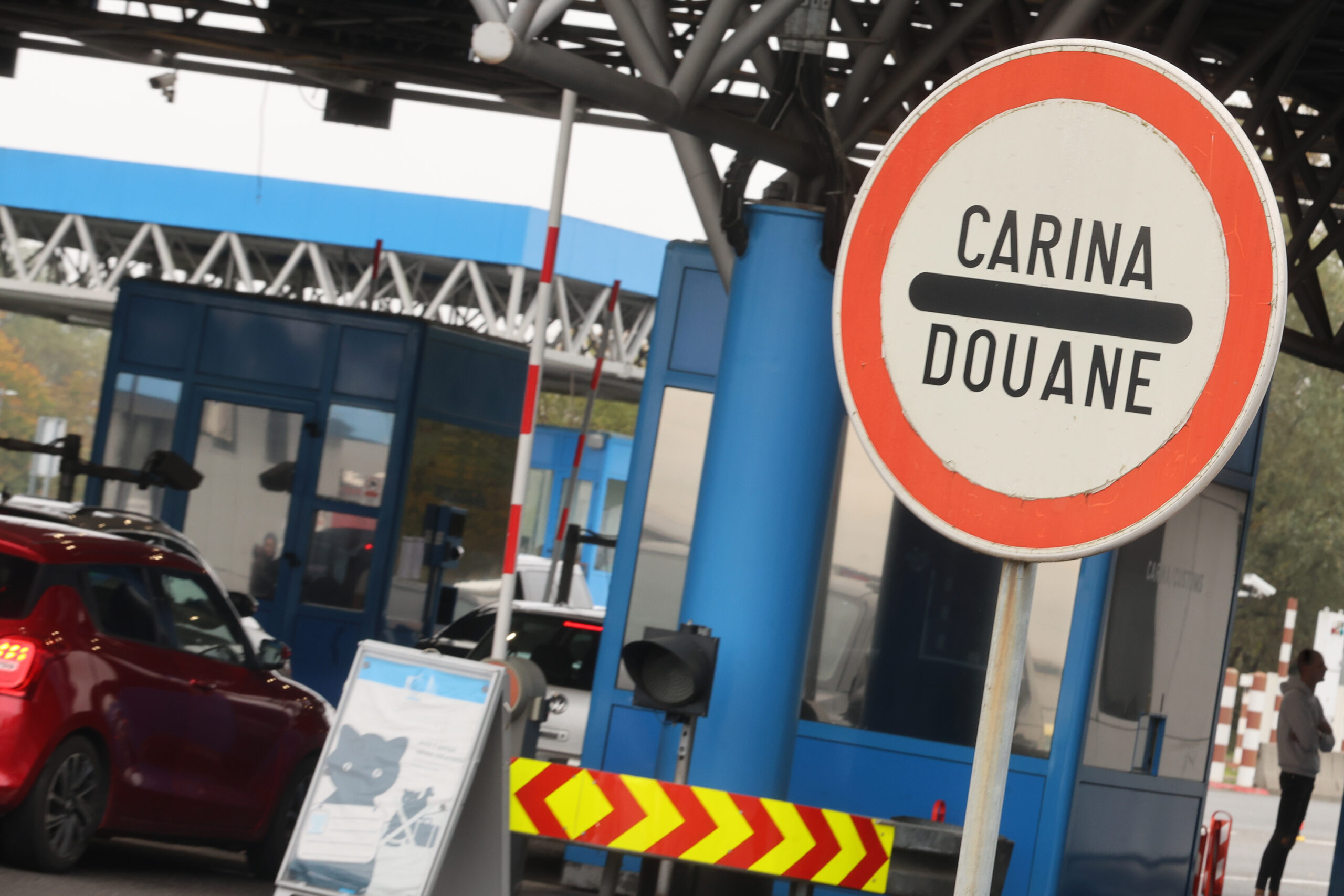 Carinici otkrili 500.000 evra skrivenih u autu