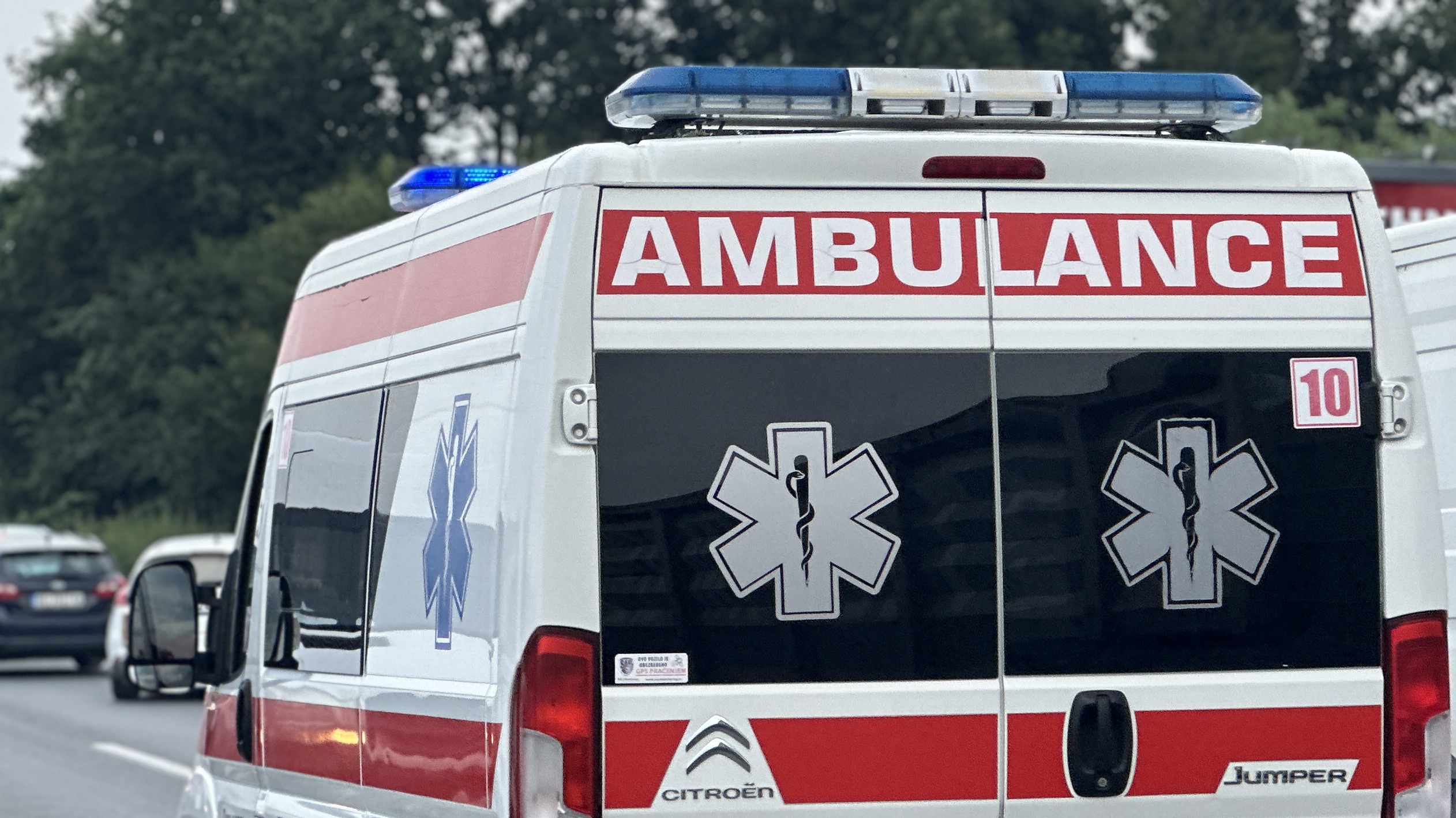 Stravično nasilje: Muškarac (56) hitno primljen u bolnicu, SIN MU NANIO jezive povrede