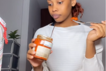 (VIDEO) "Poješću sve" Afrikanka probala ajvar, pa reakcijom i komentarom NASMIJALA CJELOKUPNU JAVNOST