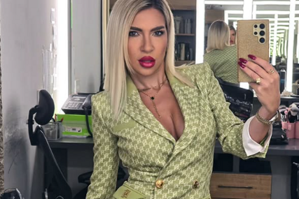 (FOTO) "Nepredvidiva sam kao berza" Jovana Jeremić PROVOCIRA U MINIĆU, a sve oči uprte u njen bujni dekolte