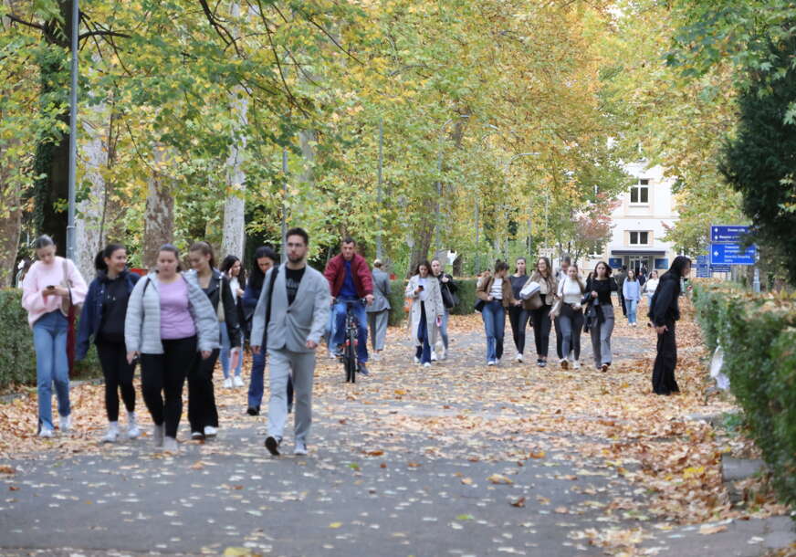 kampus studenti univerzitet 