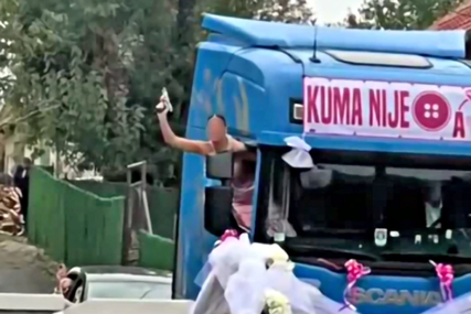 (VIDEO) "Kuma luda kao struja" Došla na šleperu, PA ZAPUCALA, na svadbi drugarice napravila cirkus, ljudi je osudili u komentarima