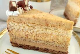 LJEŠNIK TORTA SA MLIJEČNIM FILOM Starinski ukus koji se pamti