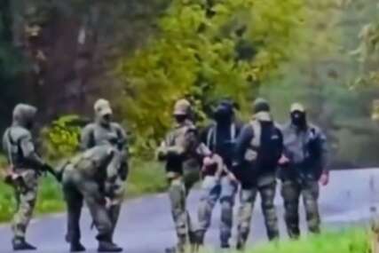 (VIDEO) POJAVILI SE „MALI ZELENI LJUDI“ Panika na sjeveru, jedna država ZATVORILA granicu
