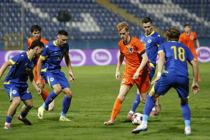 (FOTO) Nijedan udarac na gol za jedan bod: Mladi fudbaleri BiH sve vrijeme bili podređeni u duelu s Holanđanima