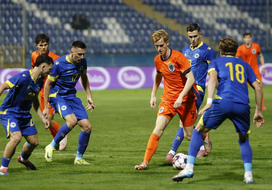 (FOTO) Nijedan udarac na gol za jedan bod: Mladi fudbaleri BiH sve vrijeme bili podređeni u duelu s Holanđanima