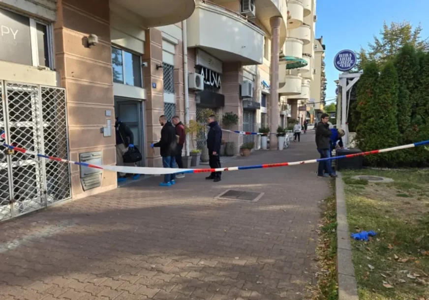 (FOTO) PRONAĐENA MRTVA BEBA NA ULICI Uhapšena majka, policija i hitna pomoć na licu mjesta 