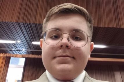NJUJORK ČEKA DJEČAKA IZ KRAJINE Genijalac iz Banjaluke Nikola Savić (15) dobio poziv koji se ne odbija