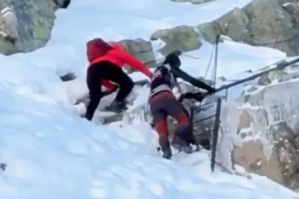 (VIDEO) "Nosili su bebu i rekli da idu do vrha" Roditelji postupili neodgovorno na planinarenju, vodič spasio život djetetu