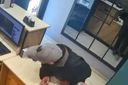 (VIDEO) RADNICA SPRIJEČILA PLJAČKU Lopov pokušao opljačkati recepciju hotela u Sarajevu, ali zahvaljujući njoj to NIJE USPIO