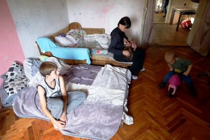 DJECA ODRASTAJU UZ MIŠEVE I BUBAŠVABE Kuća u kojoj živi porodica Krstić se raspada i tone, u strahu čekaju zimske dane