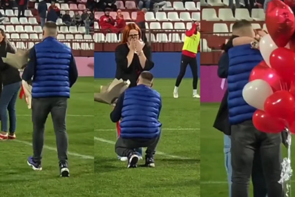 (VIDEO) "UDAJ SE ZA MENE" Momak organizovao lažnu nagradnu igru pa iznenadio djevojku prosidbom na terenu