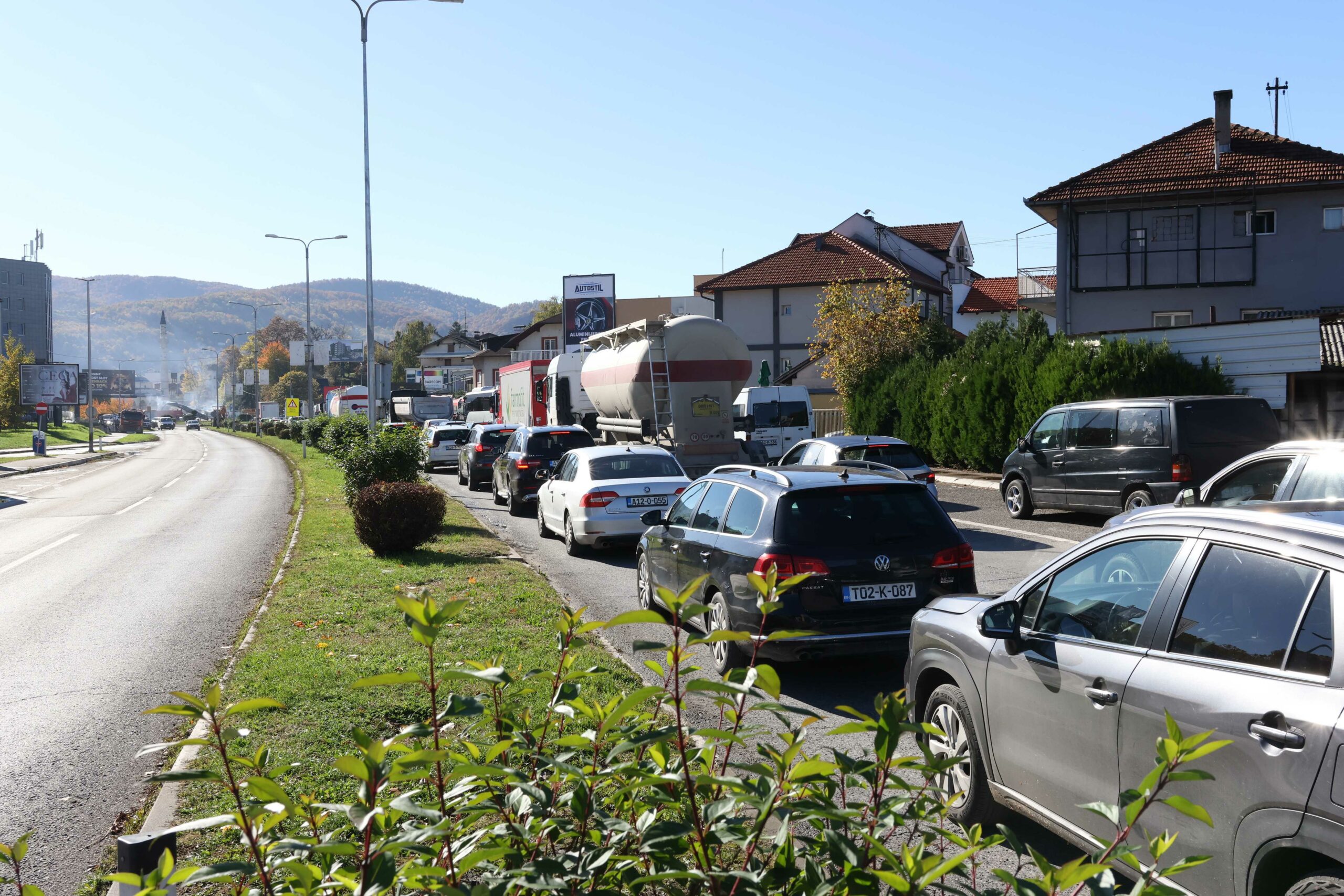 Vozači, vozite u skladu sa propisima: Uslovi za vožnju povoljni, bez gužvi na putevima i granicama