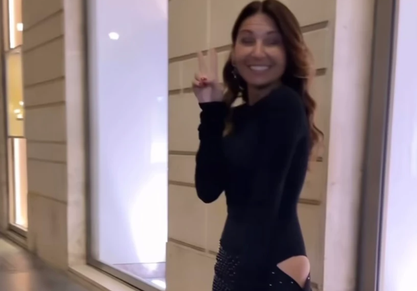 (VIDEO) SMJELA KOMBINACIJA Sanja Marinković pozirala u haljini koja ima irez na zadnjici