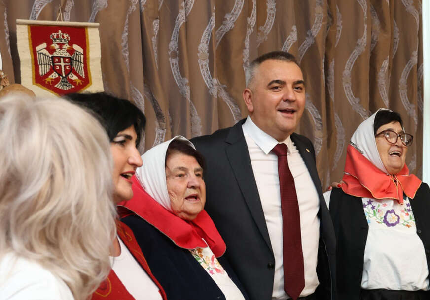 savo minić pjeva 