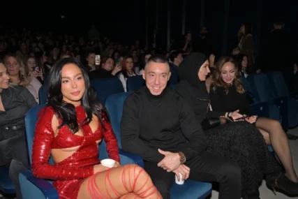 (FOTO) Bio je meta pokušaja ubistva: Ovo je muškarac sa kojim Edita Aradinović ČEKA DIJETE, prvi put ga pokazala na koncertu koleginice