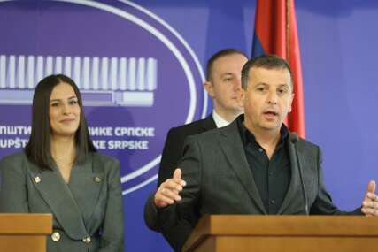 (FOTO) Nema rasprave o Vijaduktu, referendumu, Serdarovu "Vlast je odbila bilo kakvu raspravu"