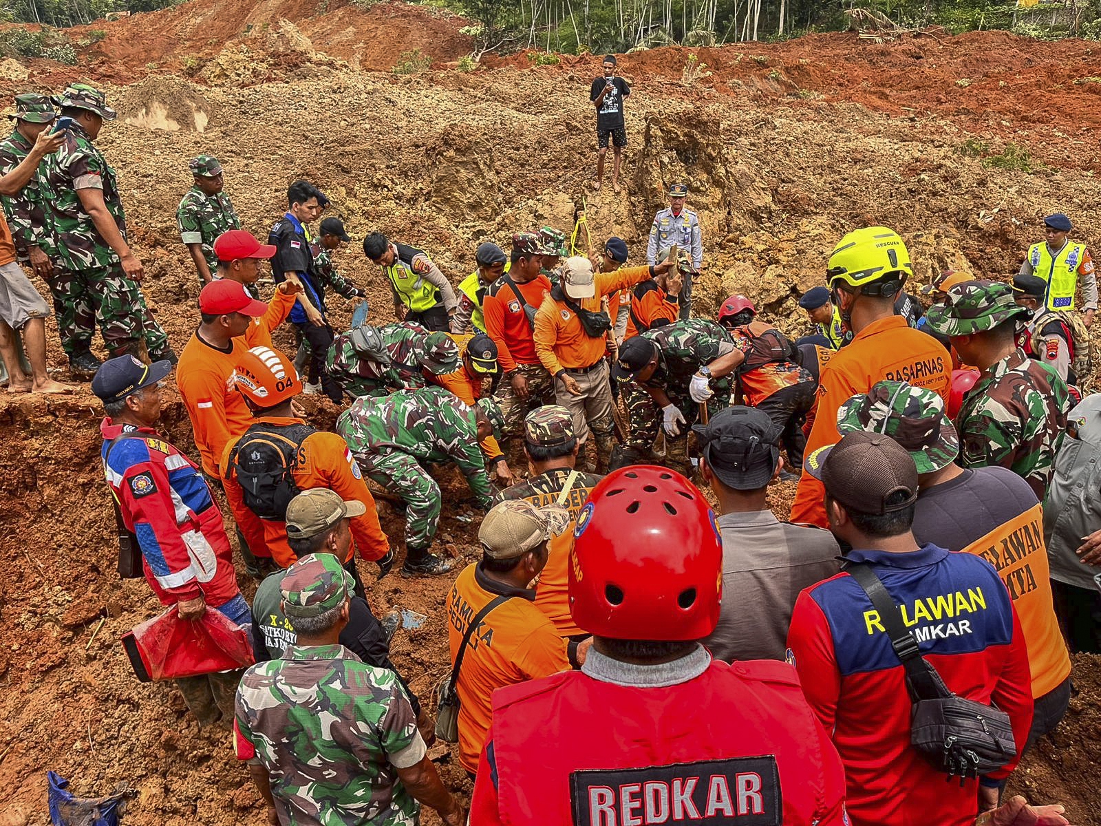 Klizište potopilo usidrene brodove u Peruu