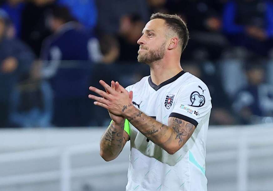 (VIDEO) Ušao u legendu: Arnautović dobio jedinstven poklon od Fudbalskog saveza Austrije