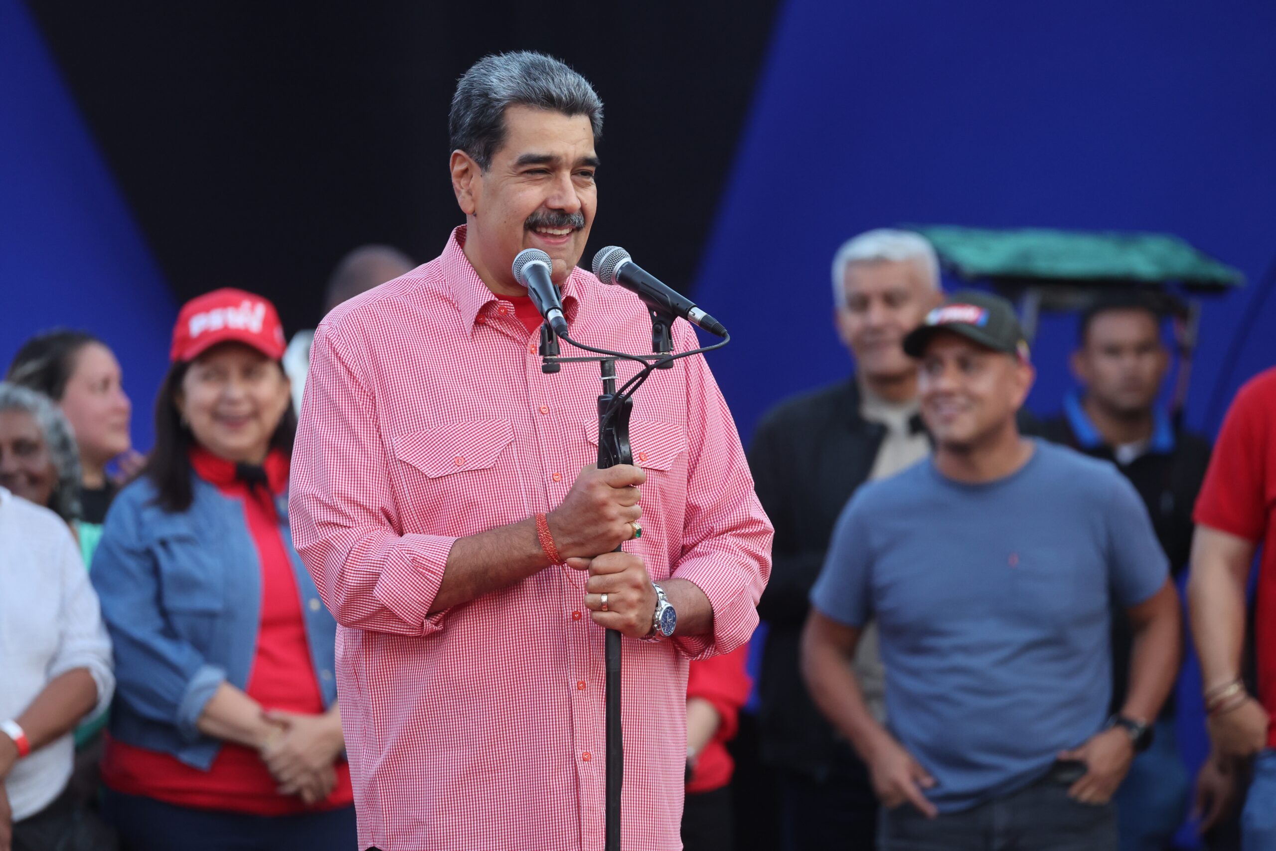 "Ugrožavaju mir i stabilnost Amerike" Tramp uveo sankcije Madurovim saradnicima i članovima porodice