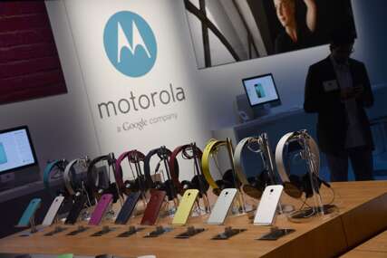 AJFON ER DOBIO RIVALA Predstavljena nova ultratanka Motorola Edž 70