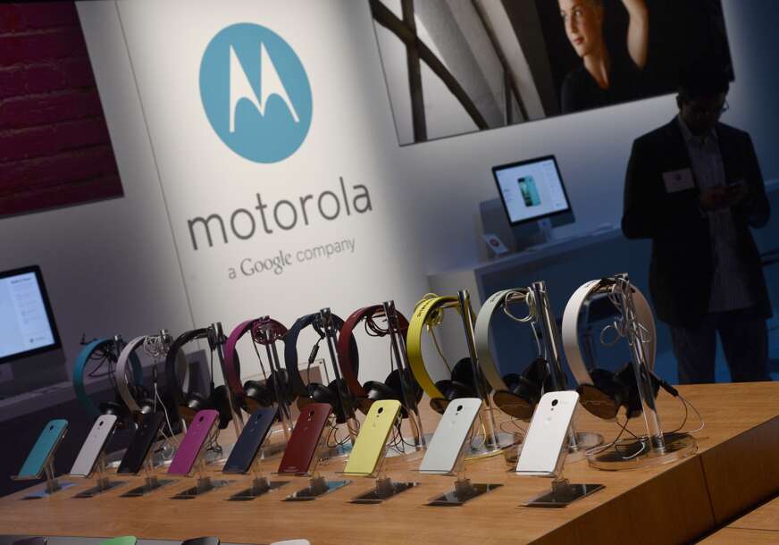 AJFON ER DOBIO RIVALA Predstavljena nova ultratanka Motorola Edž 70