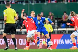 Edin Džeko u meču s Austrijom