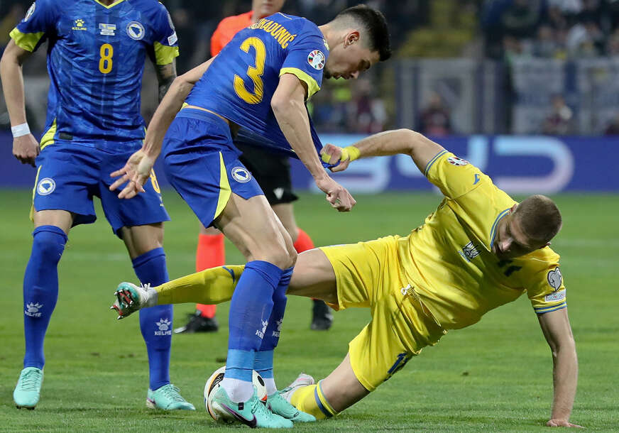 Denis Hadžikadunić u meču s Ukrajinom