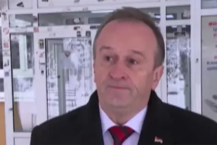 „U SAMOM SAM VRHU“ Đokanović tvrdi da mu je vještačka inteligencija potvrdila da vodi u trci za predsjednika RS