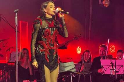 (FOTO) Eminu za koncert u Sava Centru obukao DIZAJNER IZ SJENICE: Ima najljepše ime, a TRAGEDIJA ga je iz sporta uvela u SVIJET GLAMURA