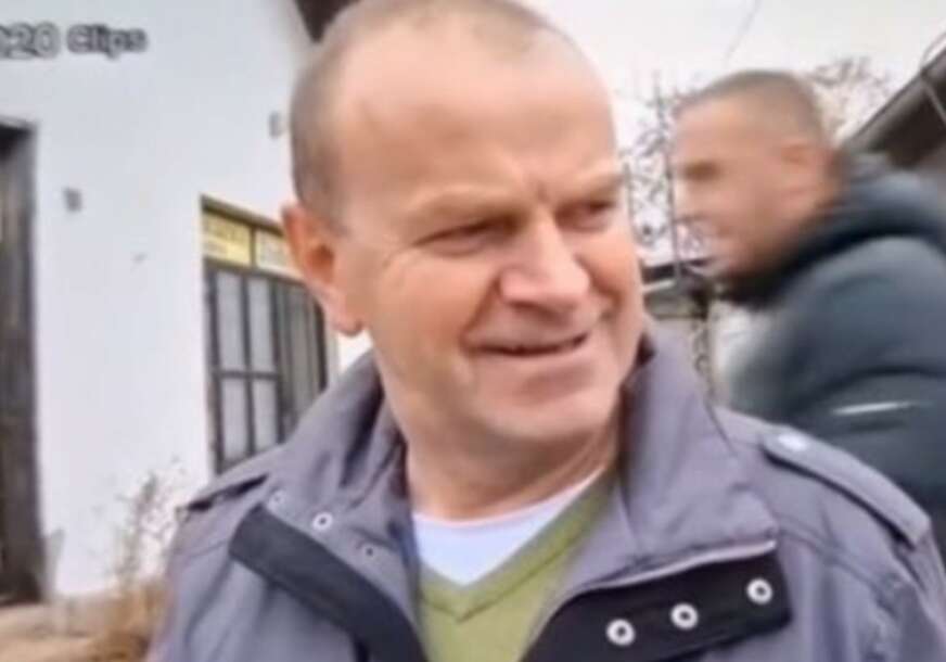 Hodža odgovara na pitanje novinarke