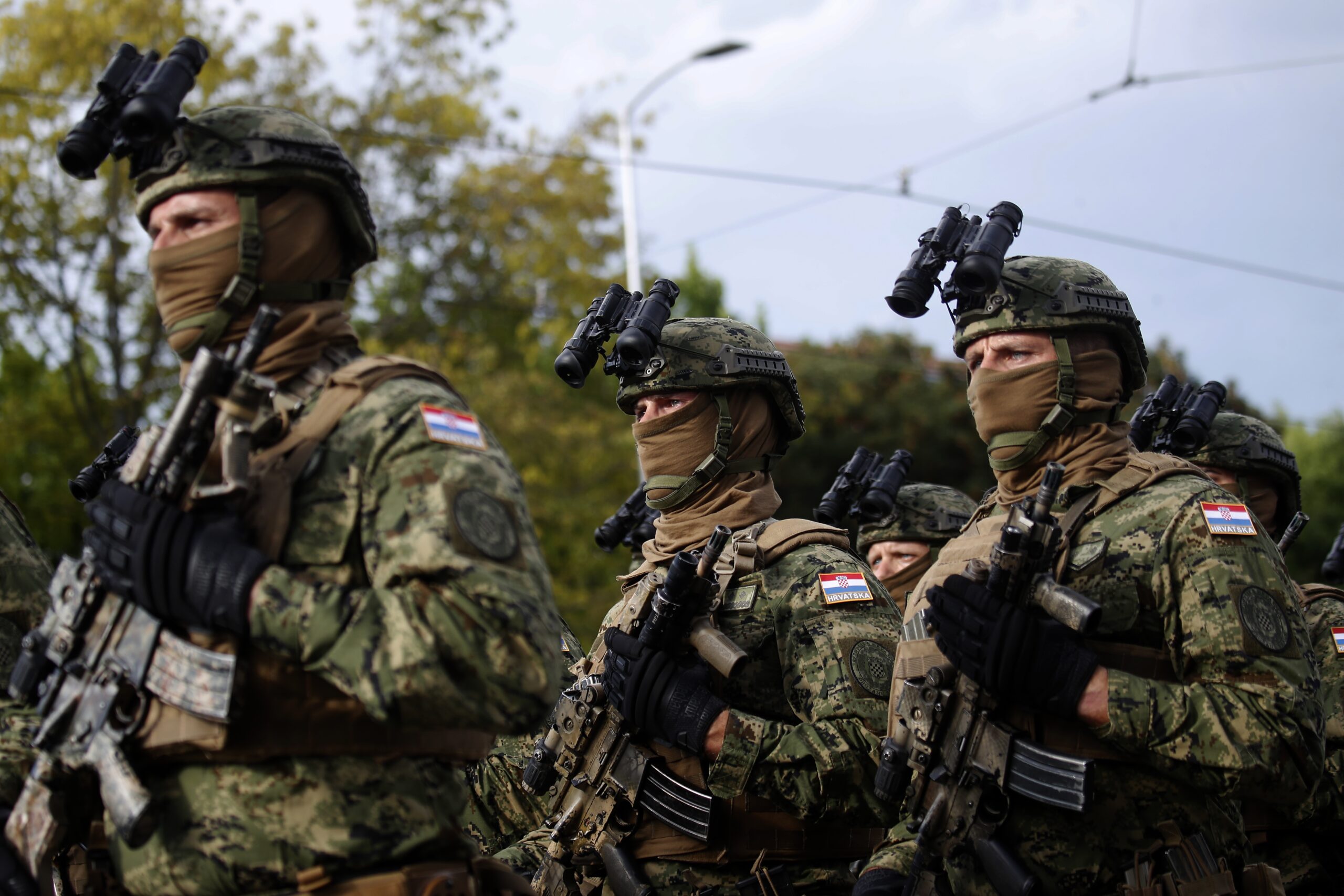 “Nema kose do ramena I brade, OVO NIJE EKSKURZIJA” Hrvatski ministar otkrio pravila za obavezni vojni rok