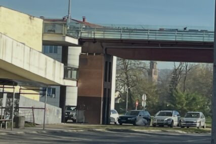 (FOTO) "Institucije se ponašaju kao da ih se to NE TIČE" Mještani Starčevice tvrde da na OVOM MJESTU djeca svakodnevno rizikuju živote