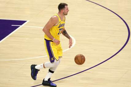 (VIDEO) Duel prerastao u tuču: Luka Dončić riješio derbi u Los Anđelesu