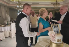 (FOTO) "Naša LJUBAV JE JAČA nego prvog dana" Nevenka i Vlastimir proslavili pola vijeka braka