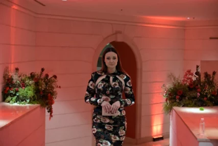 "NAJELA SAM SE PASULJA, PA MI JE PUKAO VODENJAK" Glumica (37) nasmijala sve izjavom o trudnoći, otkrila šta joj je svekrva rekla