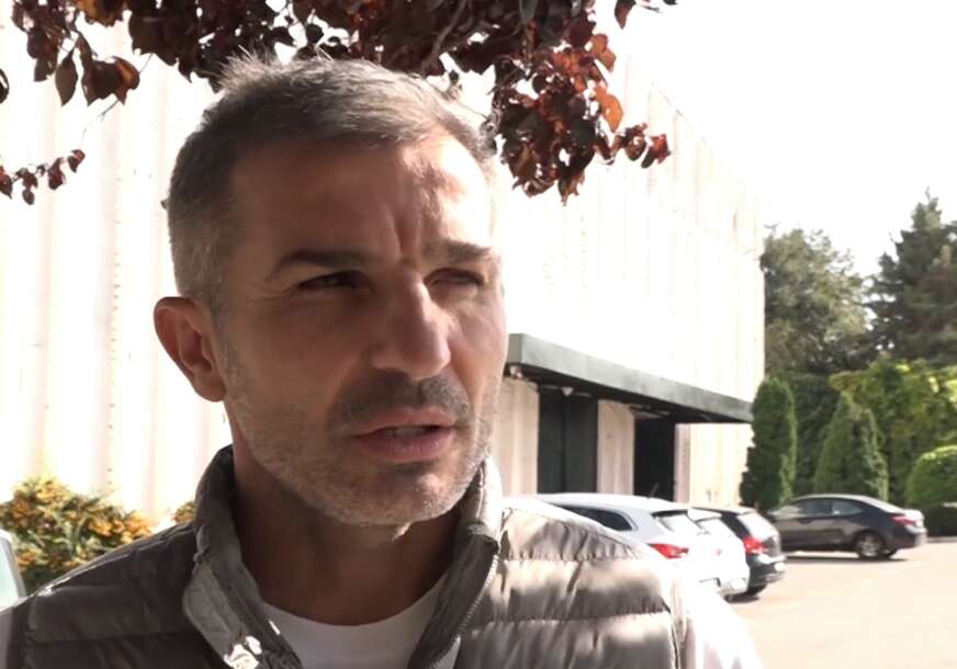 "Kilometar po kilometar do cilja" Novi trener Partizana crno-bijele uporedo sa mercedesom, ali onim na koga je pala prašina