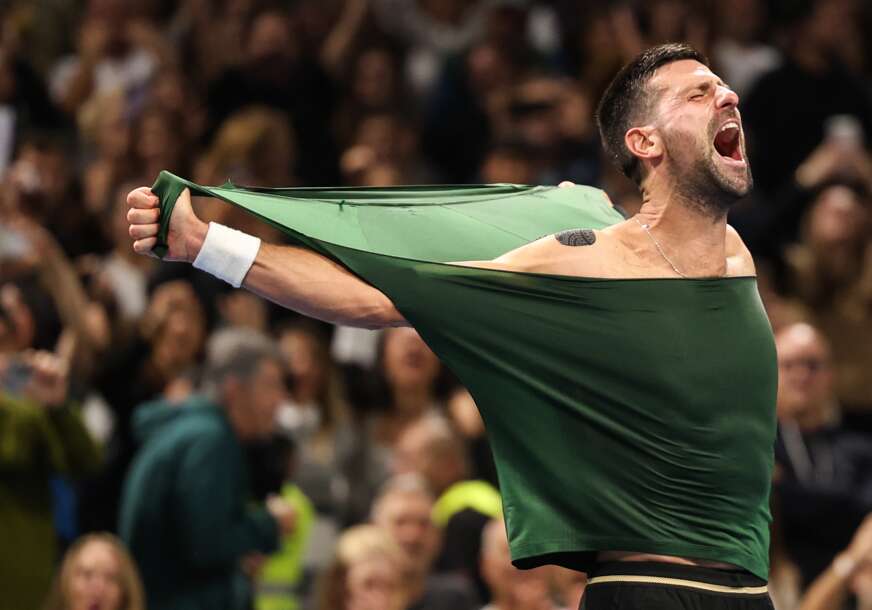Novak Đoković cijepanjem majice proslavio pobjedu u Atini