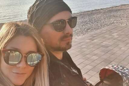 (FOTO) "Super nam je sve" Pjevač (46) je u braku 18 godina i sa suprugom ima šestoro djece, svi nose lijepa biblijska imena