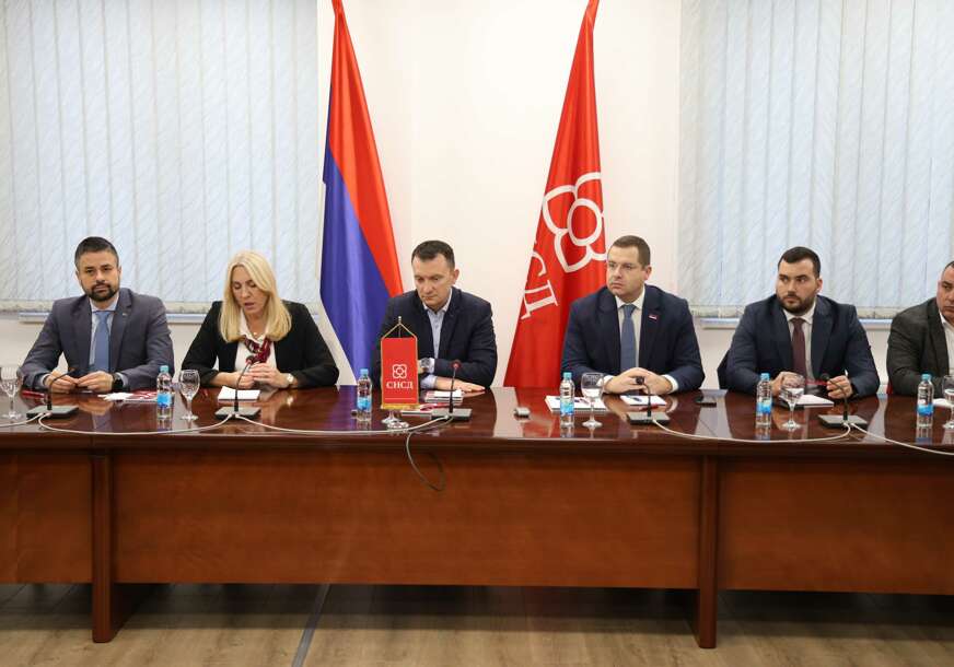 "Nemaju ideologiju niti program" Preletači oblikuju političku scenu Srpske, male stranke kao PRILJEPCI SNSD