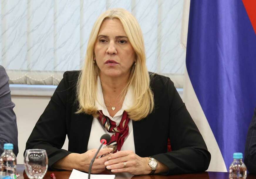 (VIDEO) Rođendansko iznenađenje: Željka Cvijanović ugasila svjećice u Vašingtonu